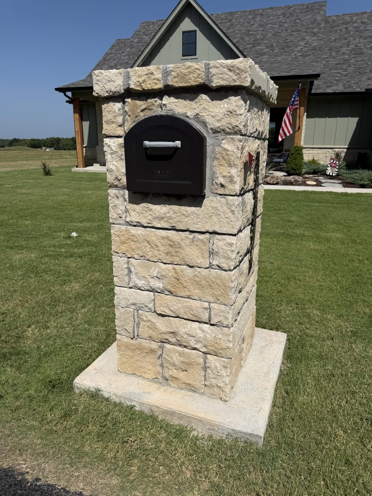 Architectural Mailboxes 950020B-10 Centennial Postmount Mailbox, XL, Black customer photo 2