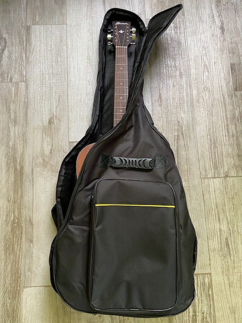 CAHAYA 41 In Acoustic Guitar Bag 0.35 In Thick Padding Water Resistent Soft Guitar Case Dual Adjustable Shoulder Strap Gig Bag with Back Hanger Loop, Black CY0152 customer photo 1