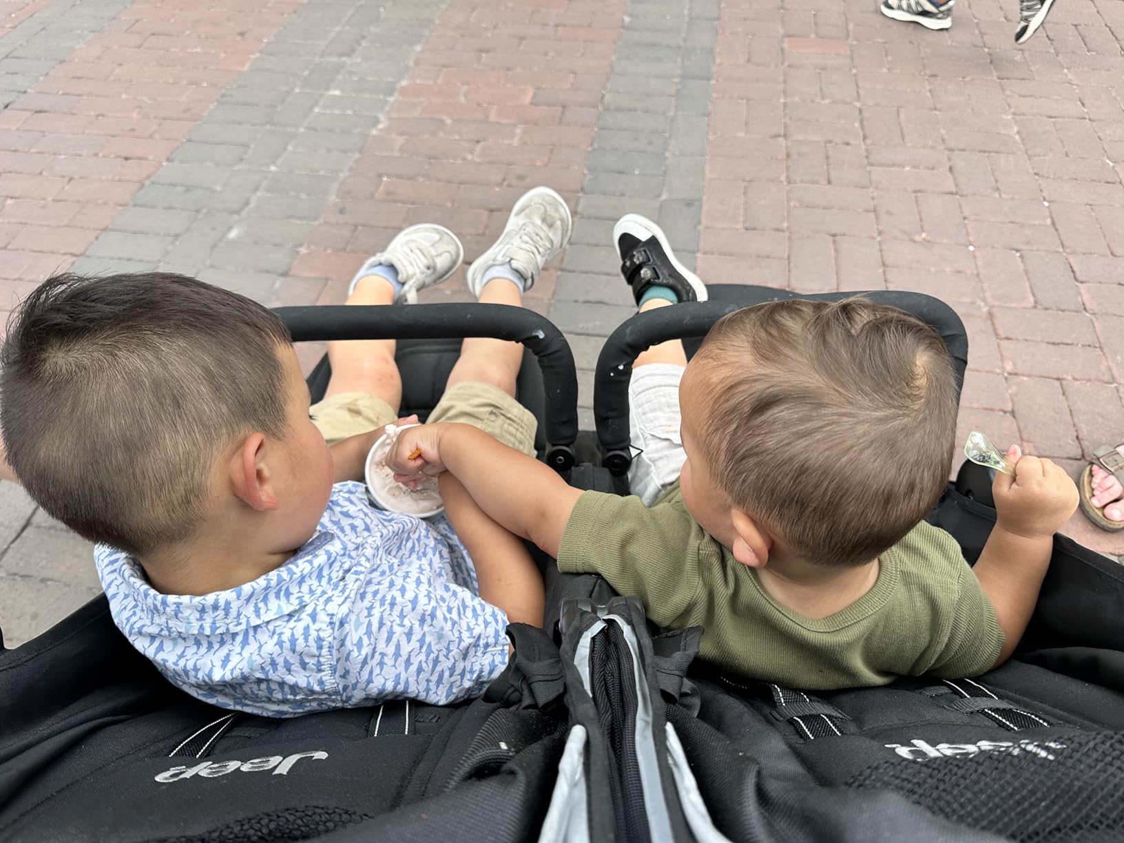 Jeep Destination Ultralight Side x Side Double Stroller, Midnight customer photo 1