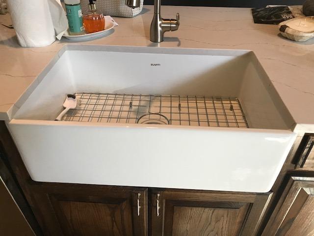 Ruvati 33x20-in White Reversible Fireclay Farmhouse Sink - RVL2300WH customer photo 1