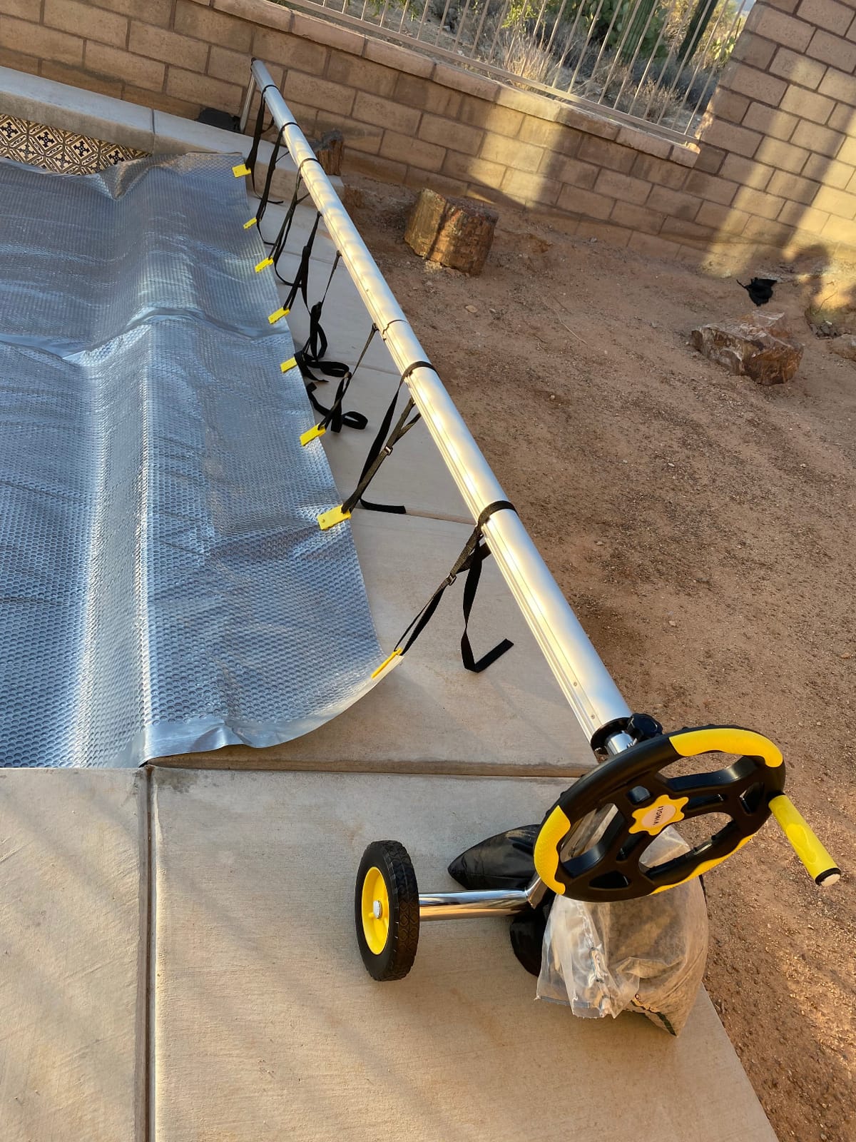 VINGLI 18FT Pool Cover Reel, Solar Cover Reel for Inground Swimming Pool | Aluminum Solar Swimming Inground Cover Blanket Reel, Adjustable Pool Cover Roller with Embedded Straps and Clips (Upgrade) customer photo 2