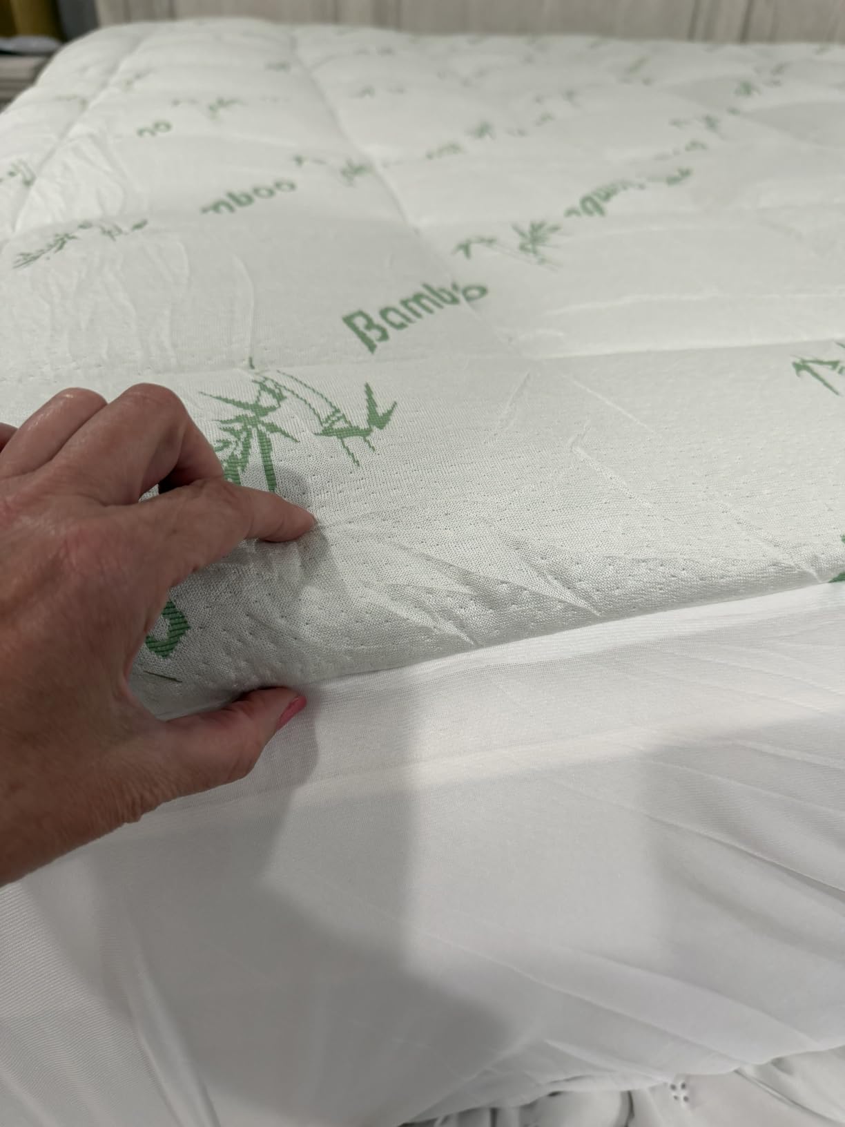 Niagara Sleep Solution Ultra Soft & Cooling Mattress Topper - Queen Size | Rayon Derived from Bamboo, Pillow Top Mattress Pad, 20