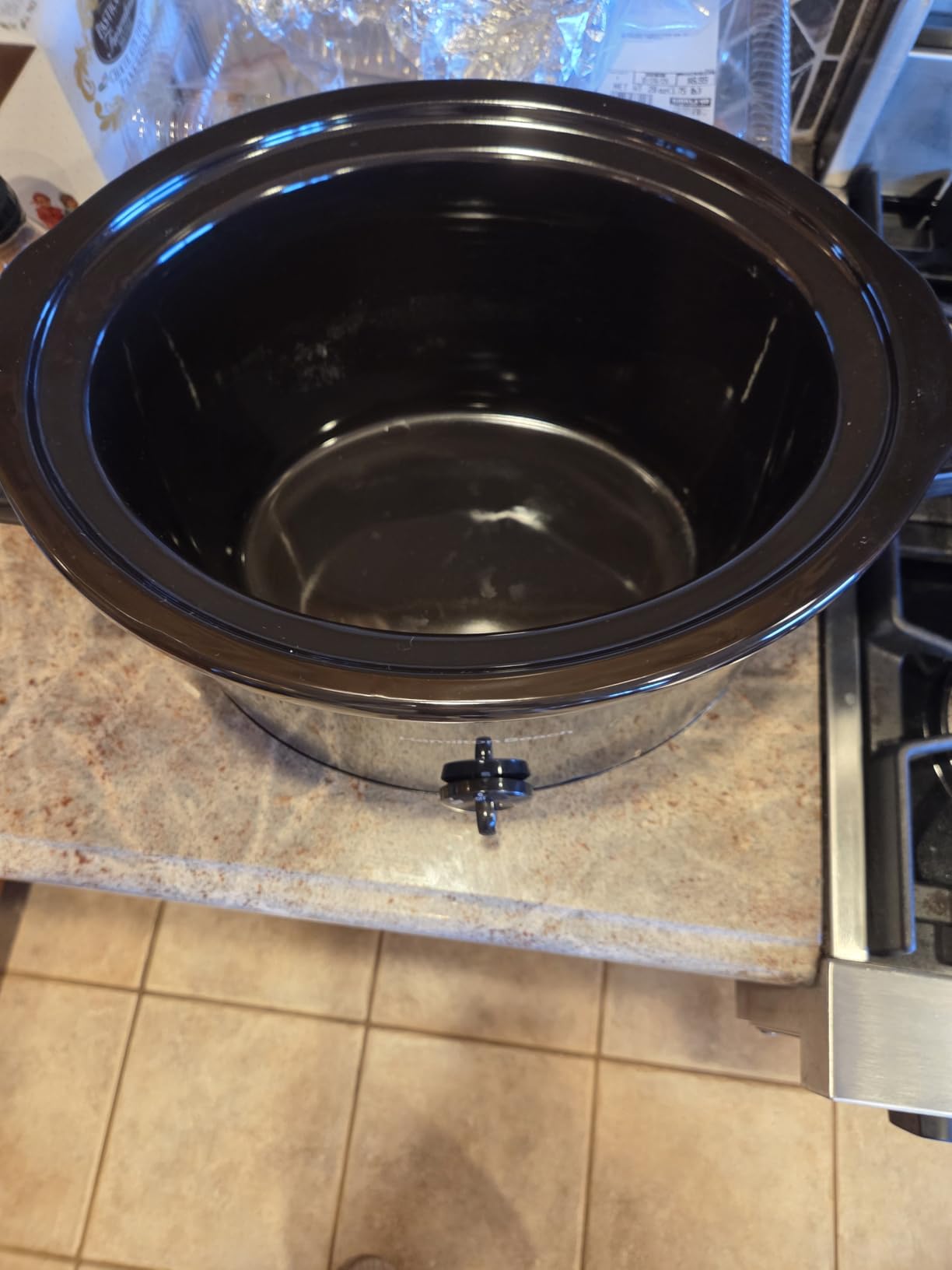 Hamilton Beach Stay or Go Extra Large 10 Quart Portable Slow Cooker | 3 Heat Settings | Lid Lock For Mess-Free Travel | Dishwasher-Safe Stoneware Crock & Glass Lid | Black | 33195G customer photo 2