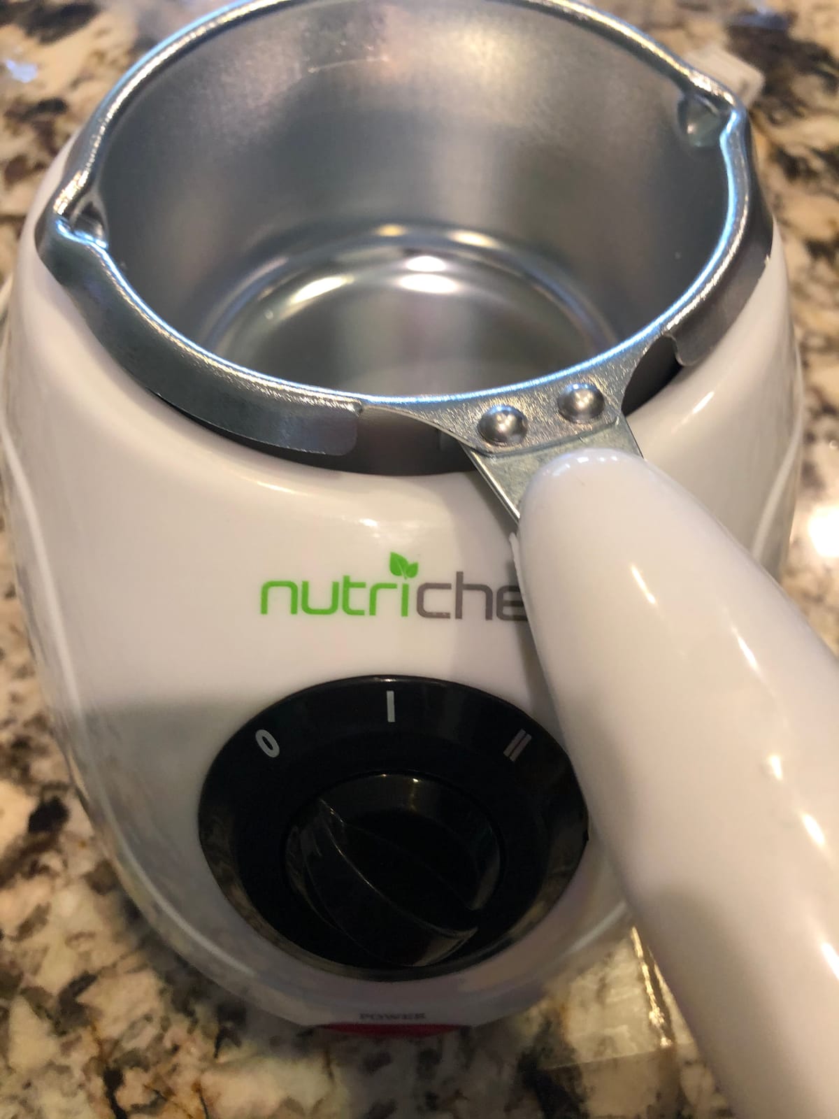 NutriChef Electric Fondue Pot | 25W Chocolate Melting Warmer | 8.8 Oz Capacity | Keep Warm Dipping Function & Removable Pot | Perfect for Melting Chocolate, Butter & Cheese | White customer photo 1