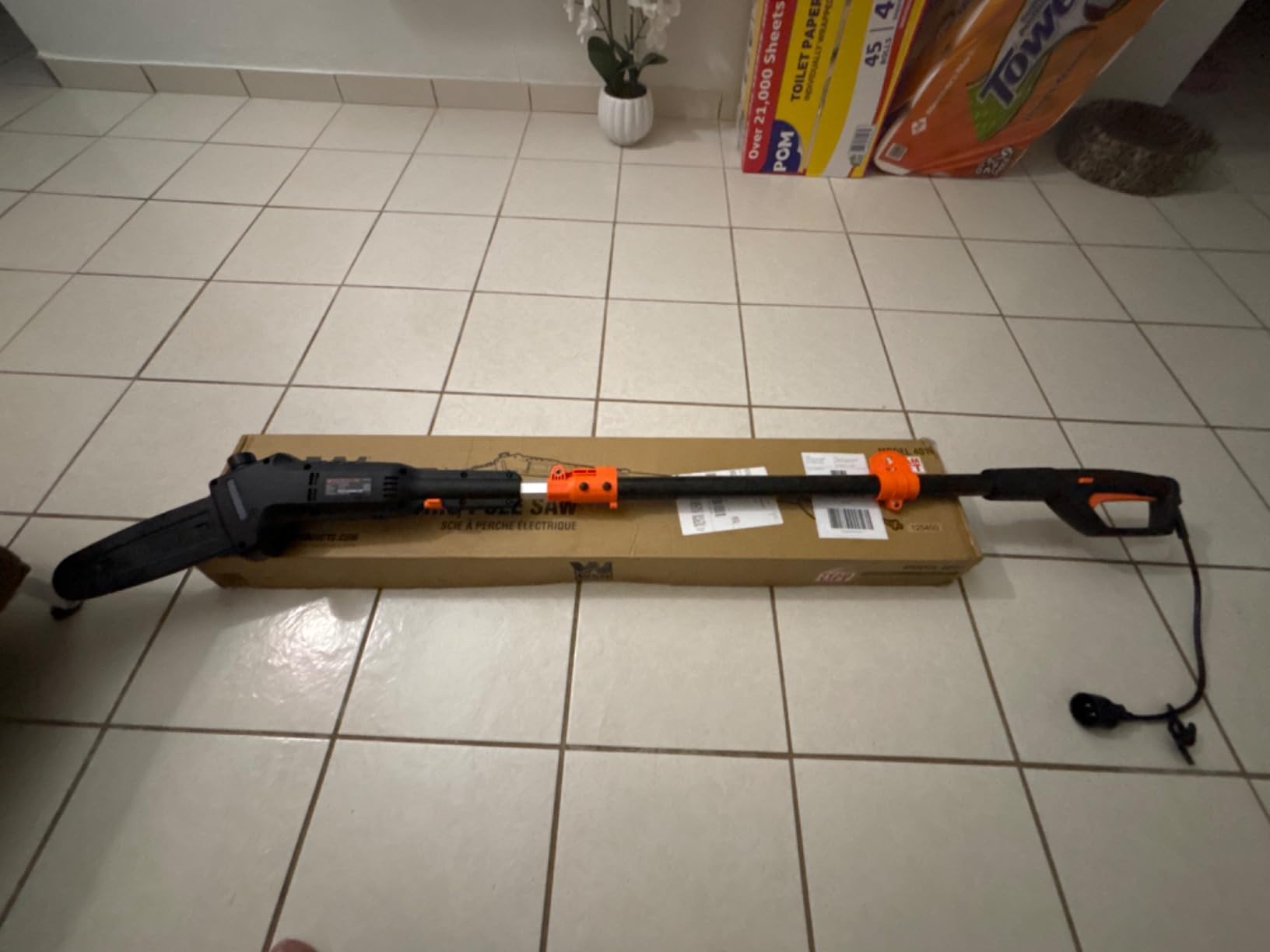 WEN 4019 6-Amp 8-Inch Electric Telescoping Pole Saw, Corded Electric customer photo 2