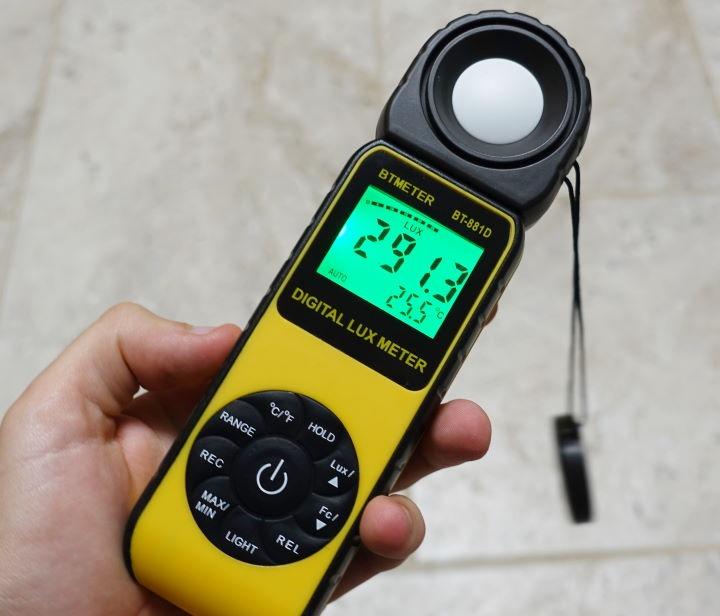 BTMETER BT-881D Digital Illuminance Light Meter with 270 Degree Rotated Sensor, Measure Lights 0.01-400,000 Lux (0.01-40,000 FC) Foot Candles Luxmeter for Photography Plants LED Lights Indoor Outdoor Tester customer photo 1