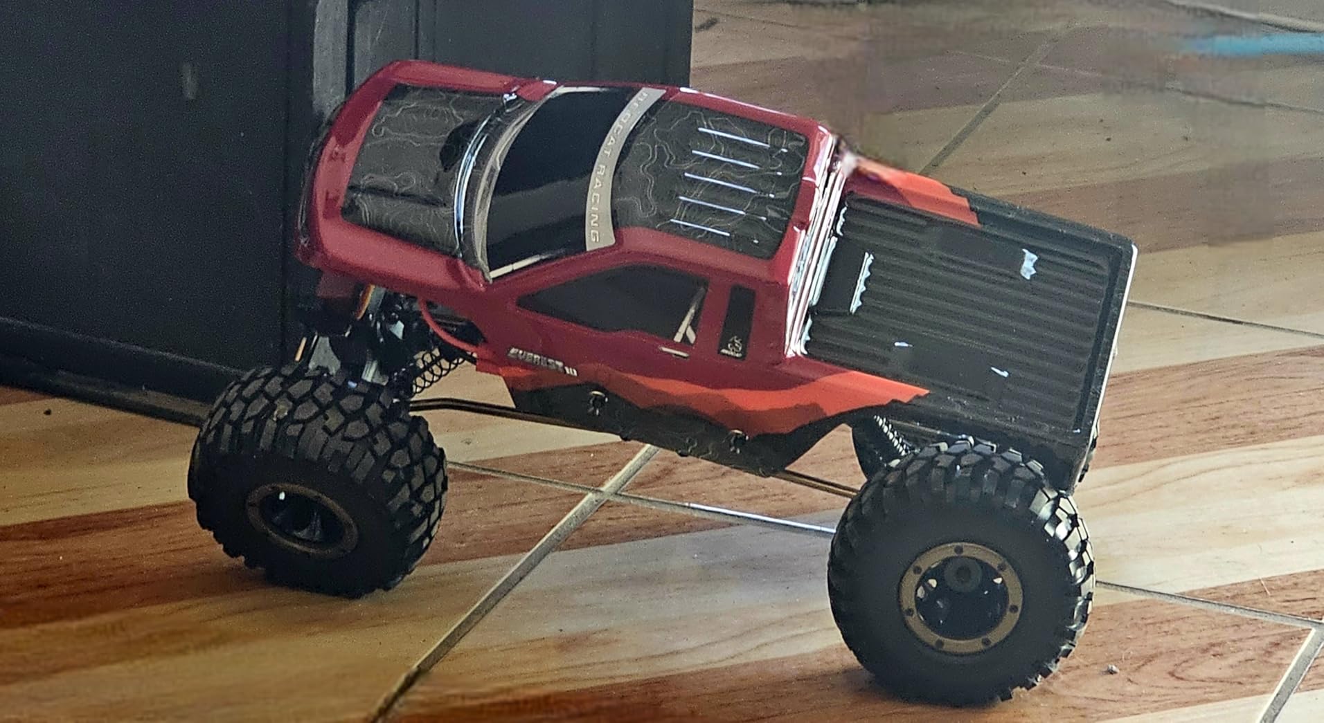 Redcat Racing Everest 10 1/10 Scale Electric RC Rock Crawler, 4WD Shaft Driven RC Truck with Waterproof Electronics, Aluminum Chassis, Beadlock Tires, 2.4GHz RTR with Battery & Charger - Red and Black customer photo 2