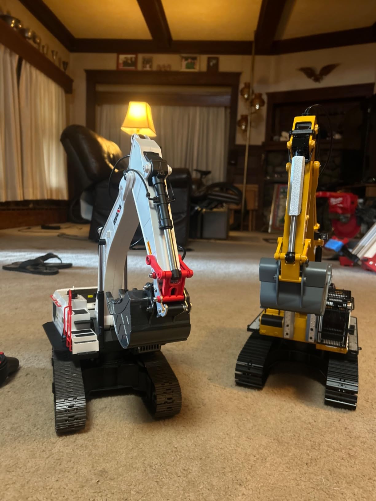 RC Excavator Huina 1594 for Adults 1:14 Toy 28 Channel | Digger Construction Vehicle, 4 Attachments, 2 Rechargeable Batteries, Lights & Sounds, Remote Control Crawler customer photo 1
