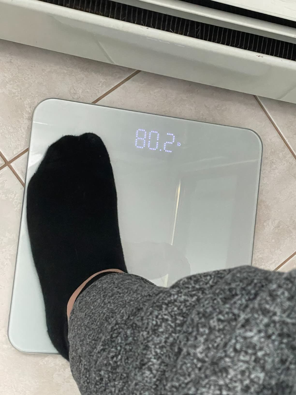 INEVIFIT Premium Bathroom Scale, Highly Accurate Digital Bathroom Body Scale, Measures Weight up to 400 lbs. Includes Batteries customer photo 2