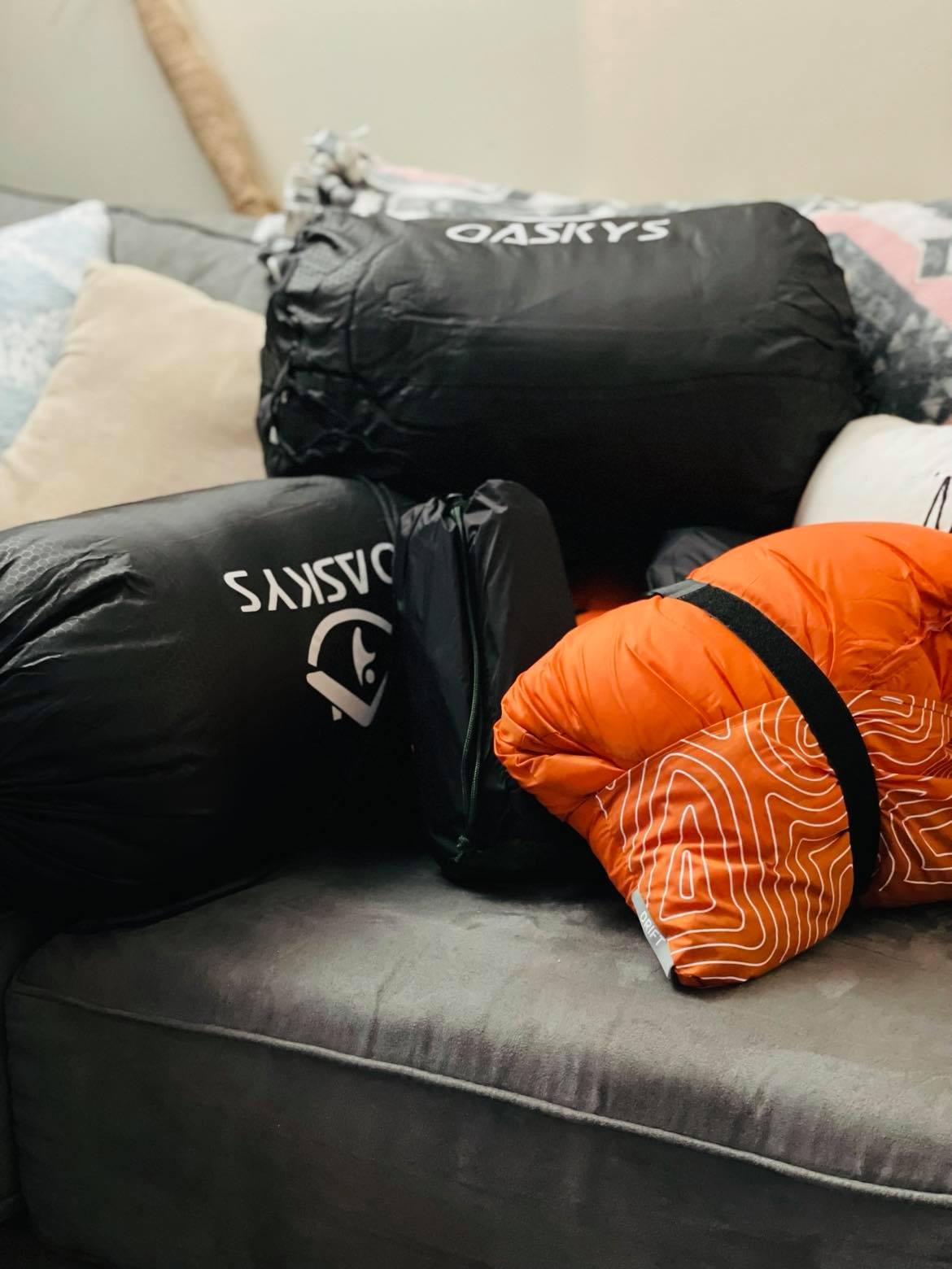 oaskys Camping Sleeping Bag - 3 Season Warm & Cool Weather - Summer Spring Fall Lightweight Waterproof for Adults Kids customer photo 1