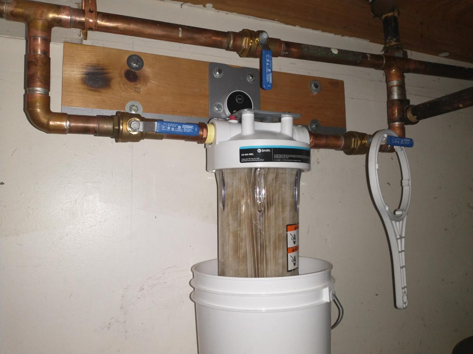 A. O. Smith Whole House Water Filter System | 600K Gal | AO-WH-Filter | 6-Year Filter | NSF-Certified | Reduces 96.9% Chlorine Taste & Odor | 3/4