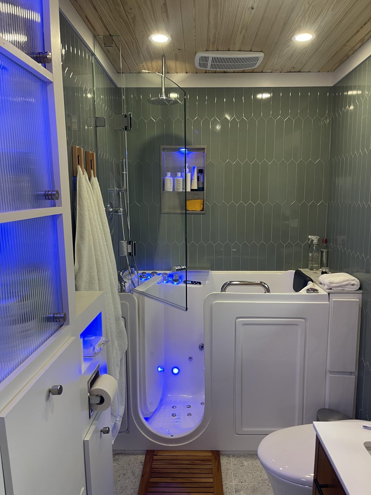 ANZZI Walk In Tub, 27 X 53 In, Left Drain, 12 Whirlpool & 18 Air Jets | Soothing Hydrotherapy Targeted 12 And 18 Acu Stream Work, Integrated Grab Bars Slip Resistant Flooring customer photo 2