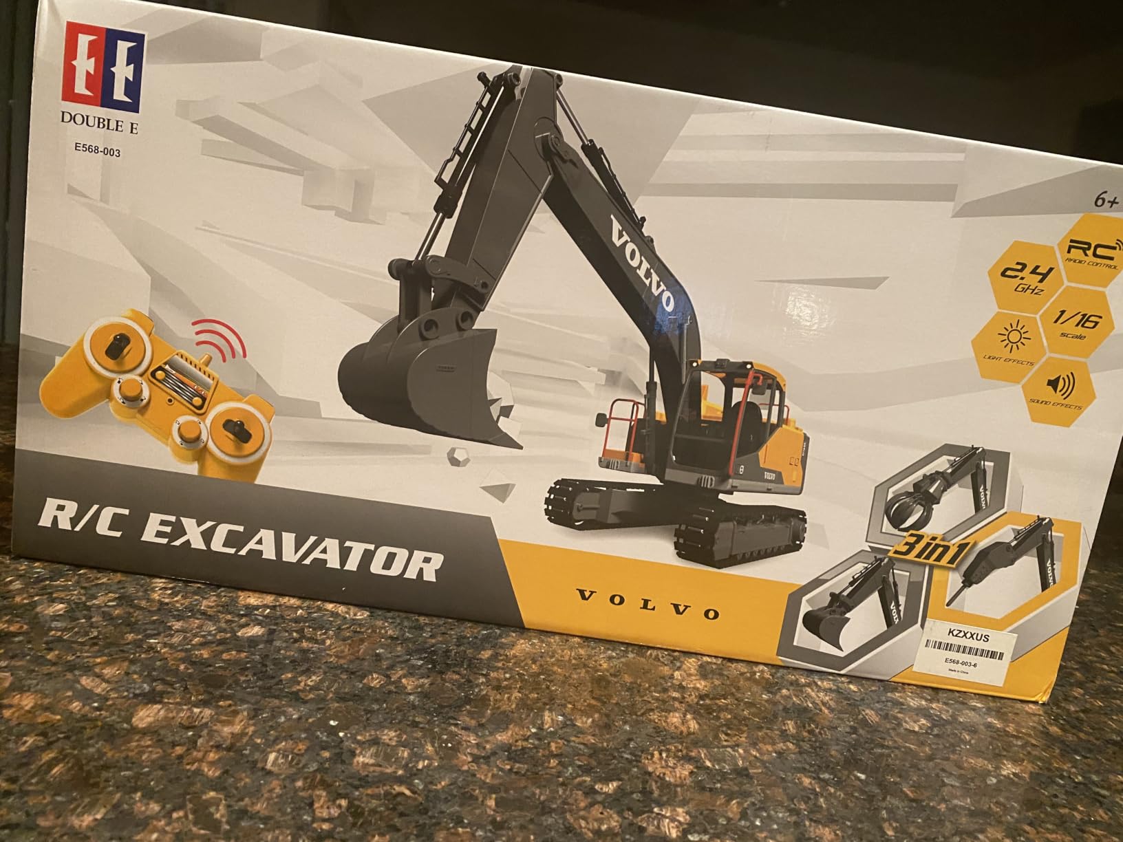 Double E Volvo 1:16 Scale Remote Control Excavator, 17 Channel 3-in-1 Construction Toy with Metal Shovel, Drill, Grab & Lights, 2.4GHz Full Function Digger for Outdoor Sandbox, Gift for Kids & Adults customer photo 1