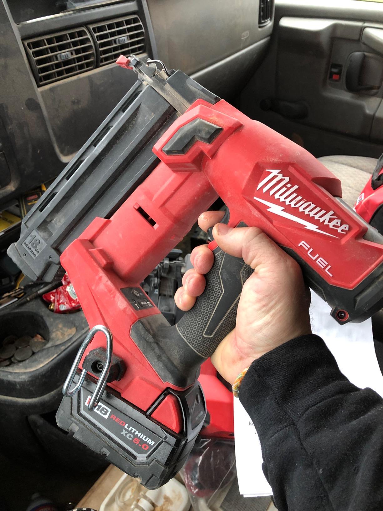 Milwaukee Electric - Brad Nailer 18 Gauge customer photo 2