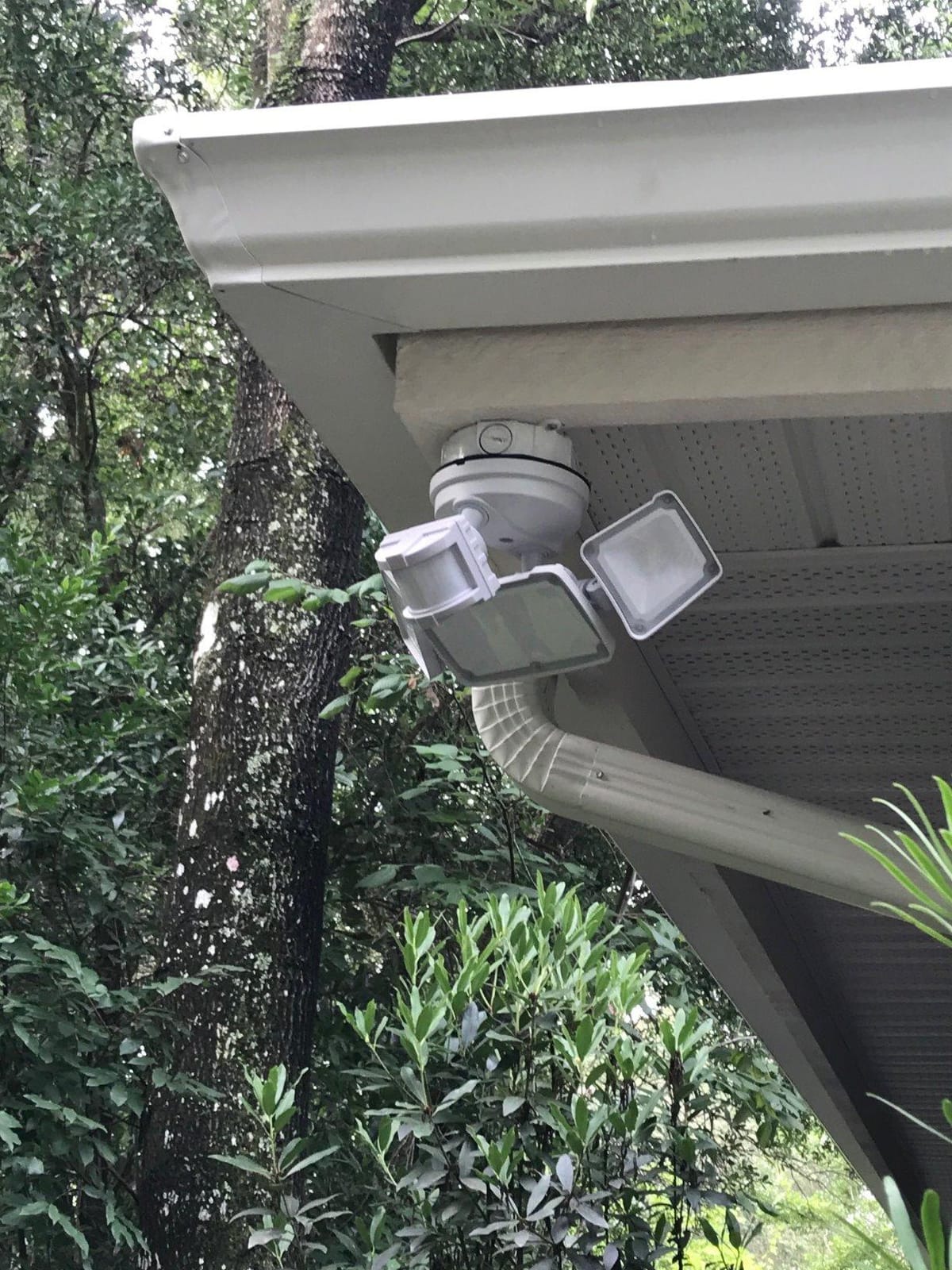 LEPOWER LED Security Light Motion Sensor Outdoor Lights, Bright 38W 4200LM | 72 FT Range, IP65, Easy to Install, 180 Degree Motion Sensor, 5500K, 3 Head Detected Waterproof Flood Light for Garage, Yard, Porch customer photo 2