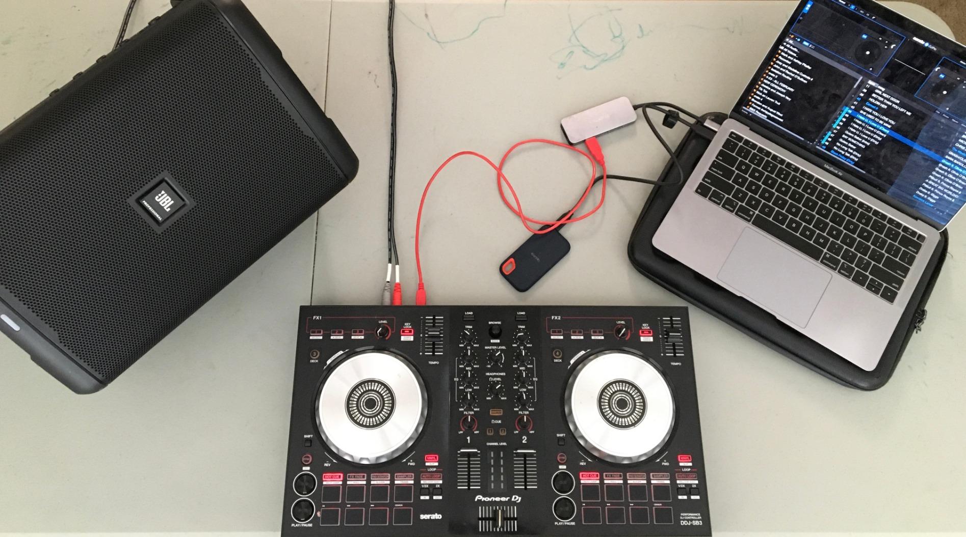 JBL Professional EON ONE Compact Ultra-Portable Battery Powered Wireless PA Speaker System with Bluetooth, Professional 4-Channel Mixer, and Lexicon Effects. Black customer photo 1