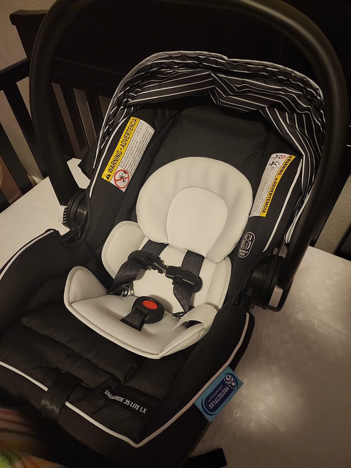 Graco SnugRide Lite LX Infant Car Seat, Lightweight Rear-Facing Seat for Babies 4-30 lb, 4-Position Adjustable Base, Latch Installation & ProtectPlus Engineered, Studio customer photo 1