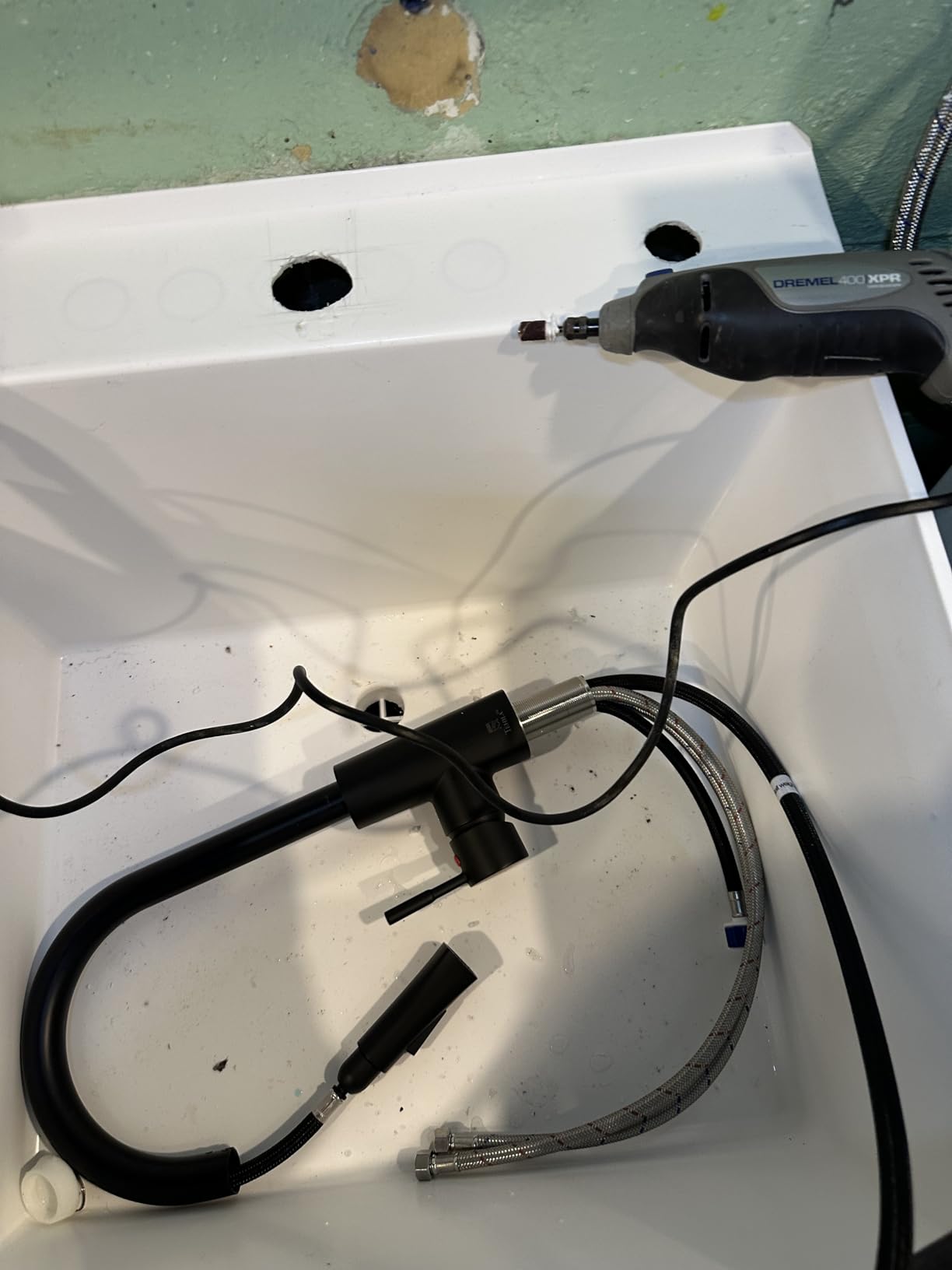 Black Utility Sink with High Arc Black Faucet by VETTA by JS Jackson Supplies, Pull Down Sprayer Spout, Heavy Duty Slop Sink for Washing Room, Basement, Shop, Free Standing Laundry Tub Deep Plastic customer photo 1