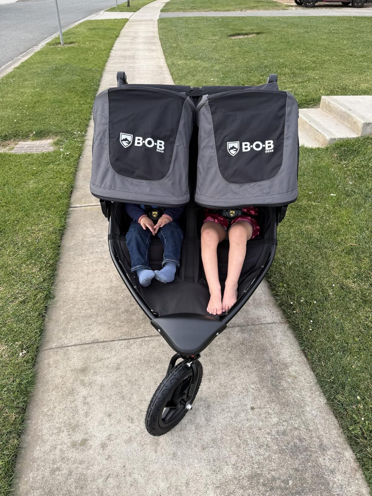 BOB Gear Revolution Flex 3.0 Jogging Stroller - Graphite Black customer photo 2