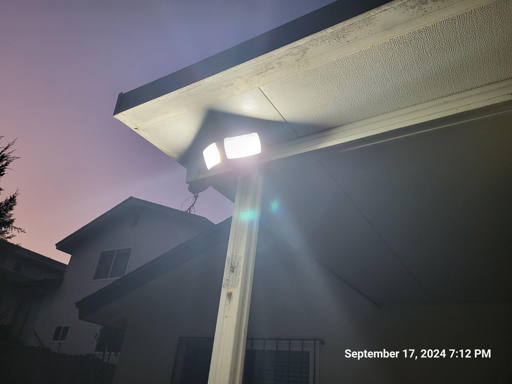 LEPOWER 28W Flood Lights Outdoor - 3000LM Brightness LED Security Lights | Switch Controlled Wall Mount Exterior Flood Light with 2 Heads, 5500K, IP65 Waterproof for Garage, Yard, Porch, Garden, White customer photo 2