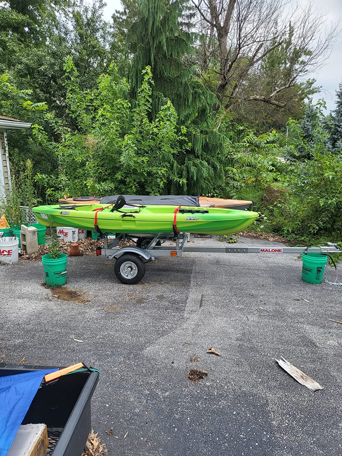 Malone MPG586XV EcoLight 2 Kayak Trailer with 2 V-Rack Kayak Carriers | 14' / 400 lbs Capacity | Fully Submersible | Marine Grade Galvanized Steel Construction customer photo 2