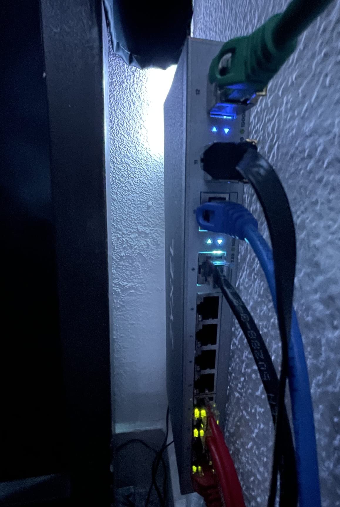Zyxel XGS1210-12 12-Port Multi-Gig Web-Managed Switch, 2x 10G SFP+, 8x Multi-Gig RJ45 customer photo 1
