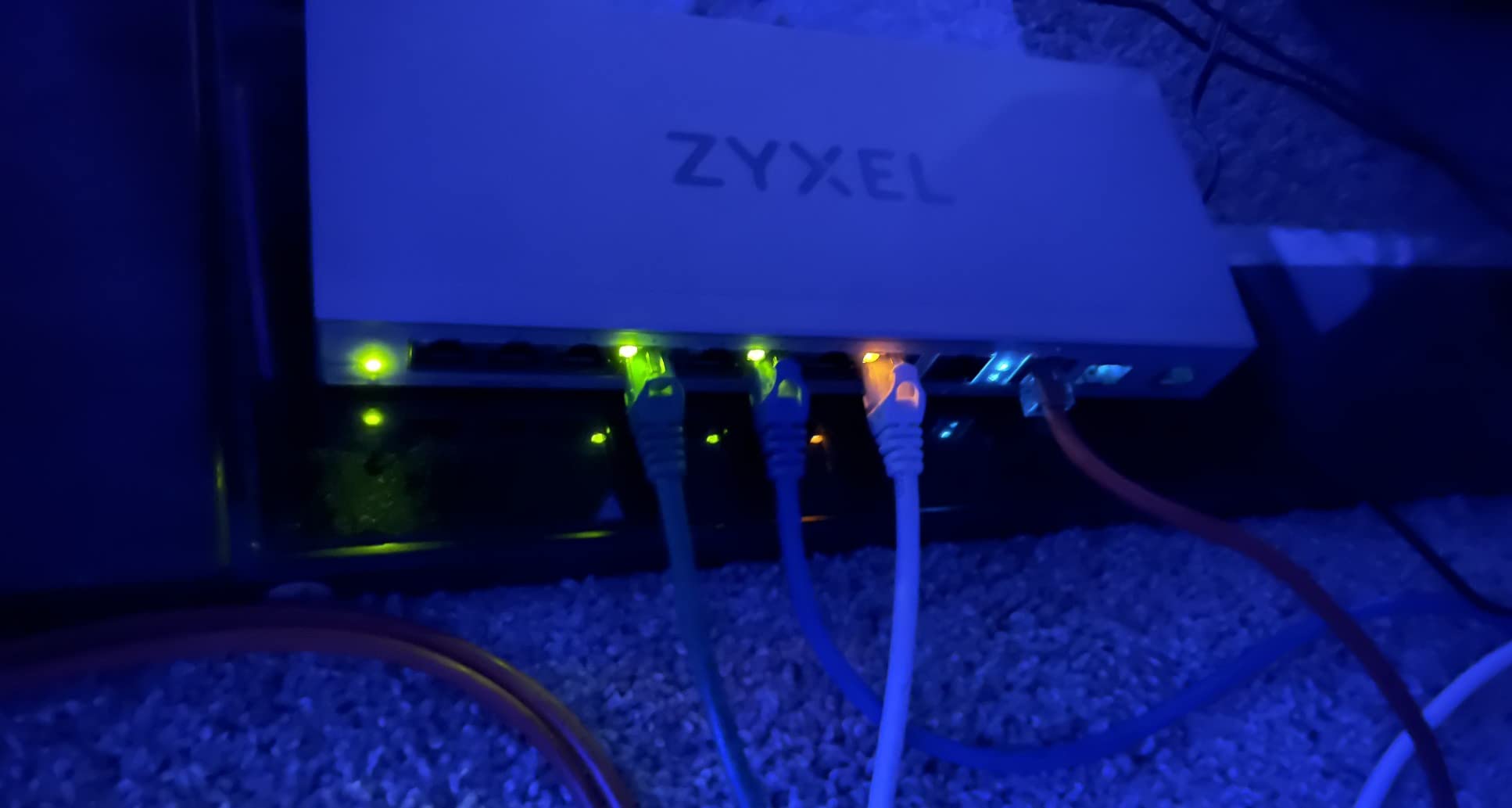 Zyxel XGS1210-12 12-Port Multi-Gig Web-Managed Switch, 2x 10G SFP+, 8x Multi-Gig RJ45 customer photo 2