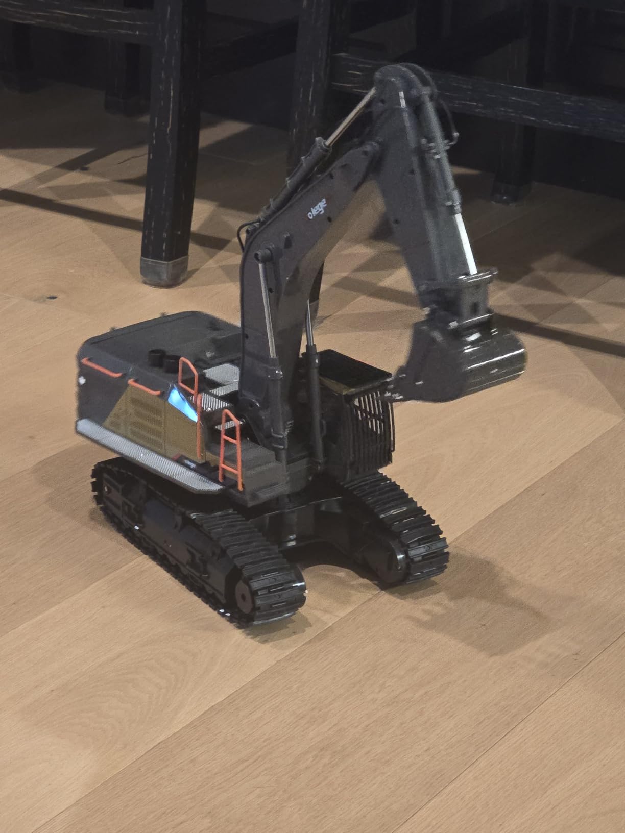kolegend Remote Control Excavator Toy 1/14 Scale RC Excavator, 22 Channel Upgrade Full Functional Construction Vehicles Rechargeable RC Truck with Metal Shovel and Lights Sounds customer photo 2
