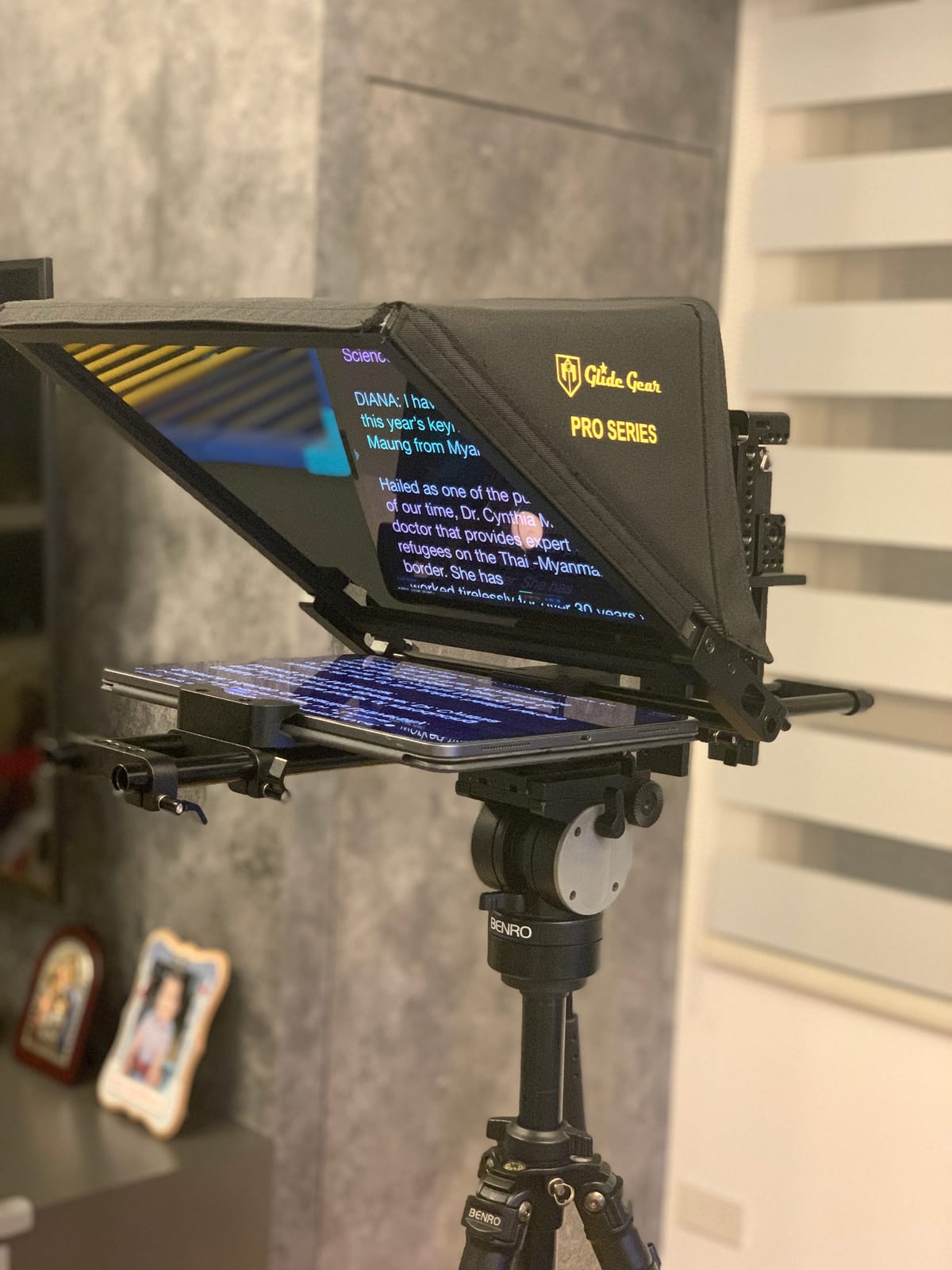 Glide Gear TMP 750 Teleprompter - All Camera and Smartphones, Tablets - 17 inch Glass, Hard Case, No Assembly customer photo 1