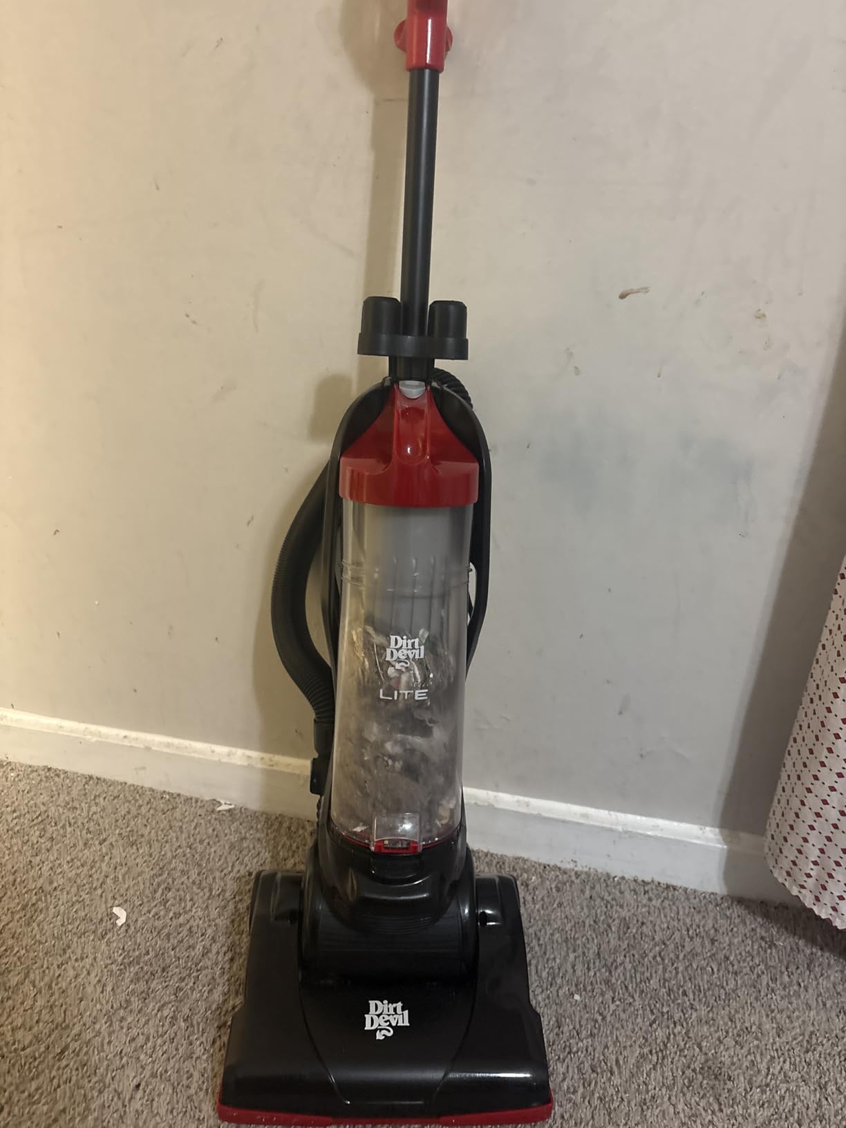 Dirt Devil Endura Lite Upright Bagless Vacuum Cleaner | For Carpet and Hard Floor, Powerful, Lightweight, Corded Vacuum Cleaners for Home Use customer photo 2