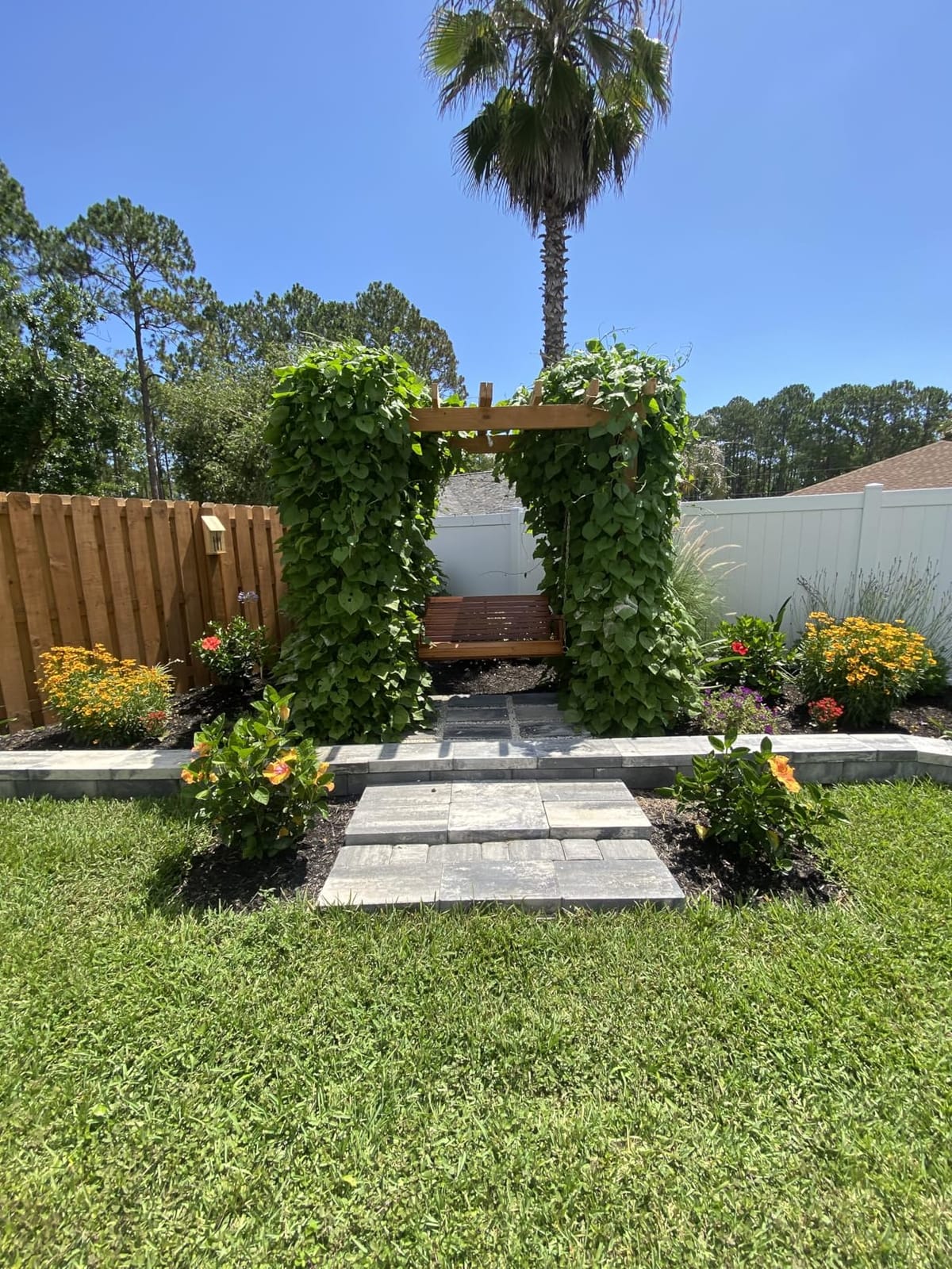 VINGLI 2026 Upgraded 5 FT Wooden Porch Swing, 880 LBS Heavy Duty, White customer photo 1