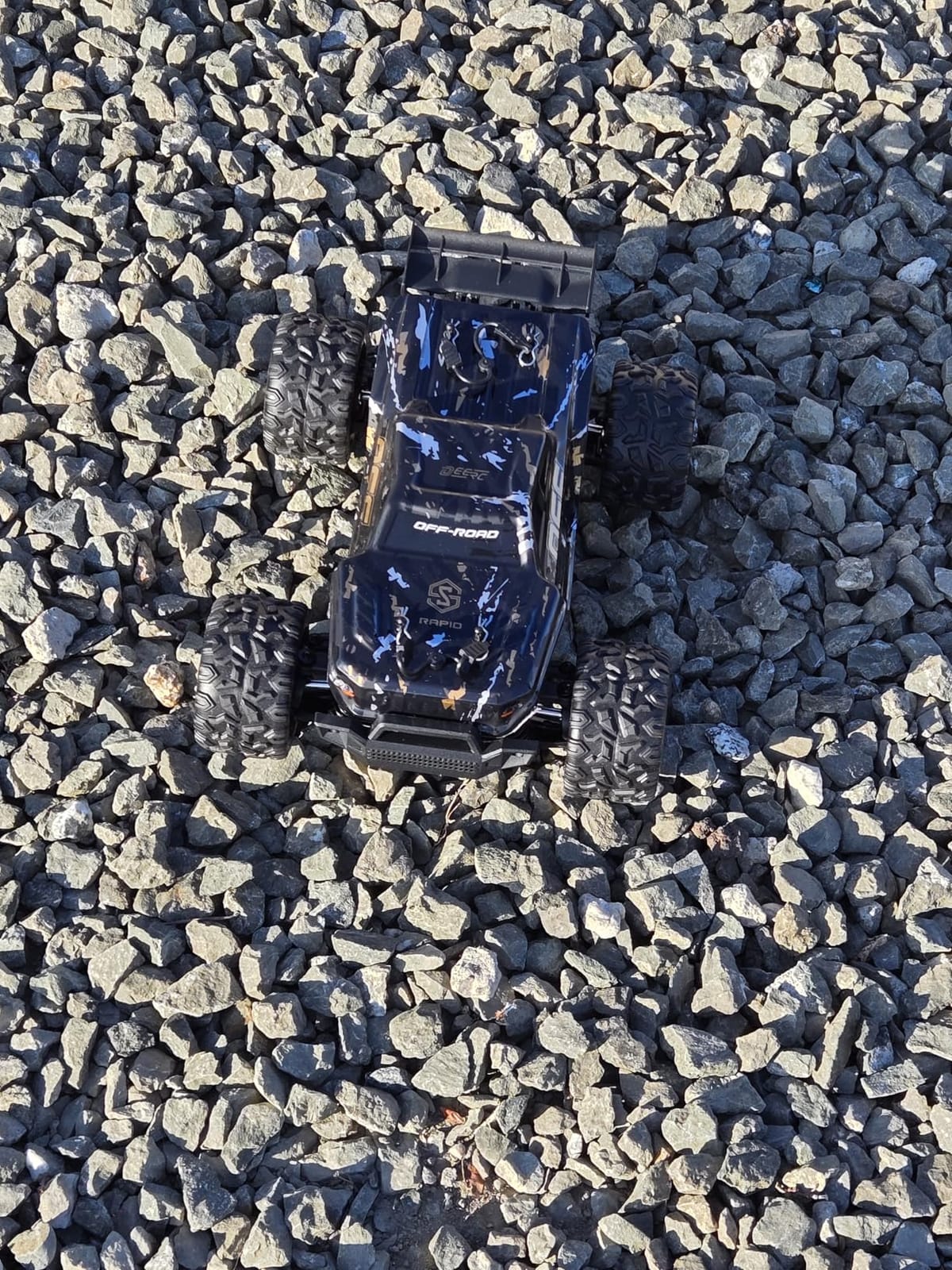DEERC RC Cars High Speed Remote Control Car for Adults Kids 30+MPH, 1:16 Scales 4WD Off Road RC Monster Truck, Fast 2.4GHz All Terrains Toy Trucks Gifts for Boys, 2 Batteries for 40Min Play customer photo 1