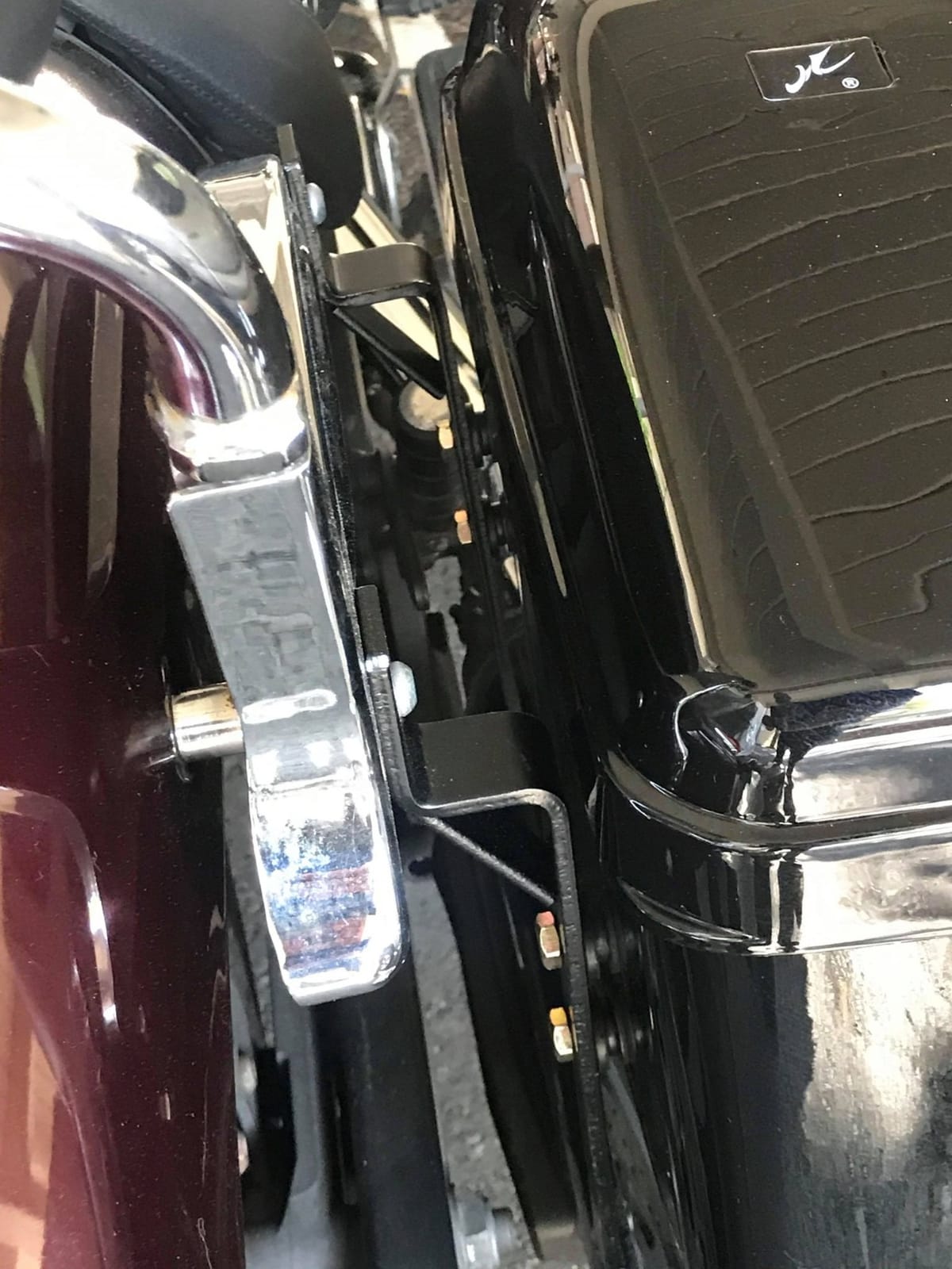 KUAFU Motorcycle Hard Saddlebags 45L with Mount Compatible with Honda Shadow Harley Yamaha Kawasaki Vulcan Dyna V-Rod Vstar 650 VTX customer photo 1