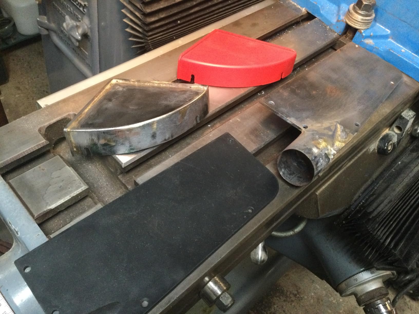 BUCKTOOL Pro 1HP Bench Belt Sander for Metal Working, 4 x 36 in Belt and 8 in Disc Sander (BD4801-M) customer photo 2