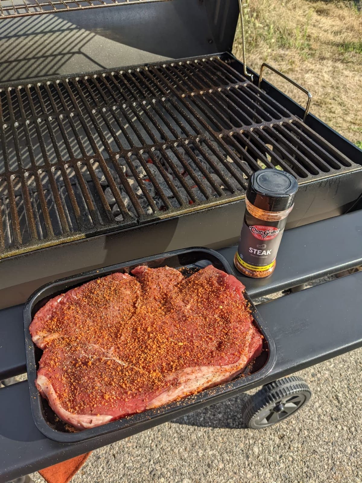 Char-Griller Pro Deluxe Charcoal Barrel Grill, 850 Square Inches, Model E2827 customer photo 2