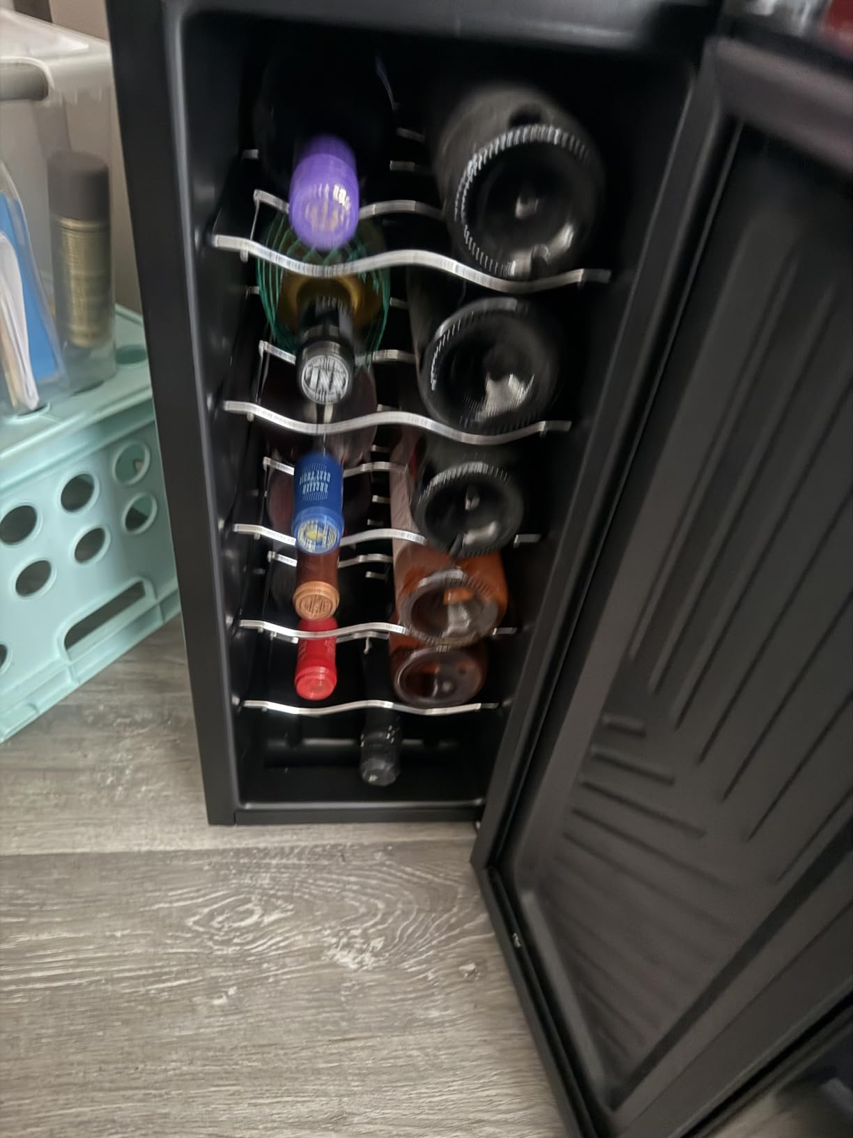 BLACK+DECKER 12-Bottle Thermoelectric Wine Chiller, BD60336, Mirrored Door customer photo 1