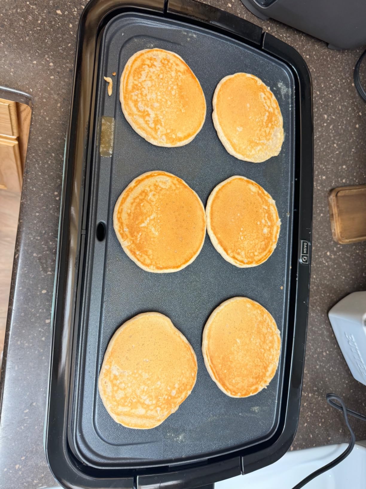 Dash Deluxe Everyday Electric Griddle, Removable Nonstick Plate, Black | Flat Top Grill with Drip Tray, Temperature Control, Large 20-Inch Cooking Surface for Pancakes, Eggs, Burgers, & Bacon customer photo 1
