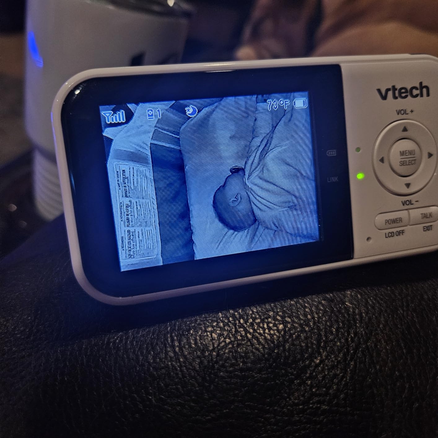 VTech Baby Monitor No WiFi VM819 - 19Hr Video Battery, 1000ft Range, Night Vision, Two-Way Talk, Temperature Sensor, Sound-Activated Screen, Lullabies customer photo 2