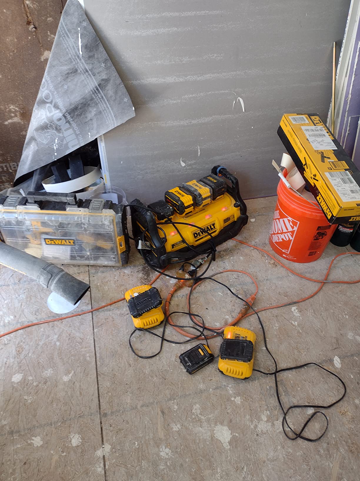 DEWALT 20V MAX Cordless Drywall Sander, Tool Only (DCE800B) customer photo 2