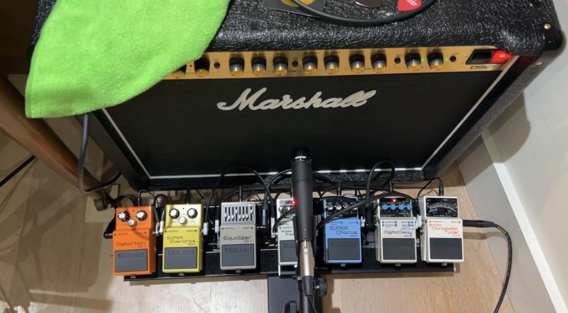 D'Addario Xpnd Pedalboard - 2 (PW-XPNDPB-02) | D'Addario XPND pedalboard gear offers expandable setup, durable transport, clean cable routing and stage-ready organization. customer photo 1
