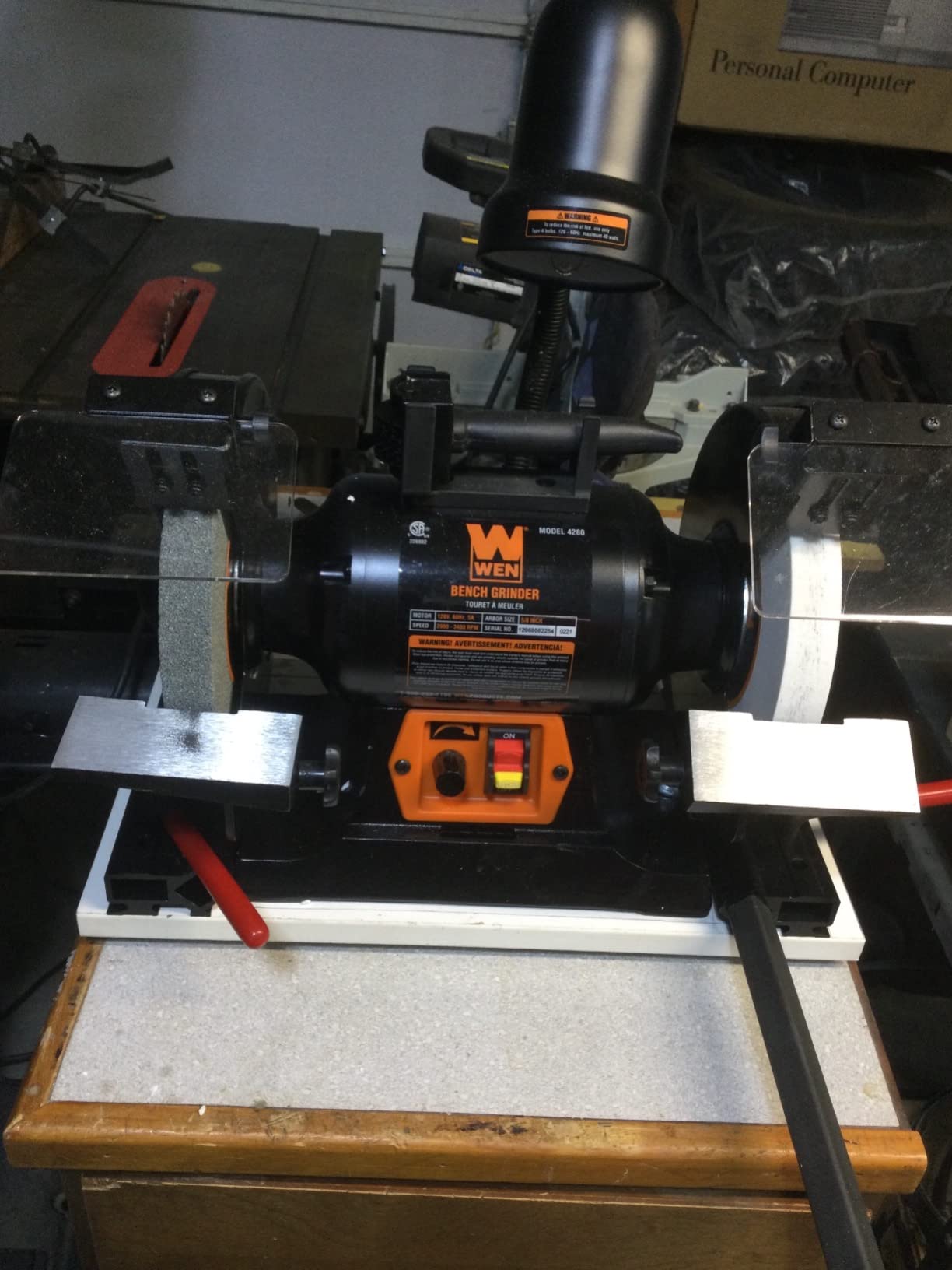 WEN BG4280 5-Amp 8-Inch Variable Speed Bench Grinder with Flexible Work Light, Black, Orange customer photo 1