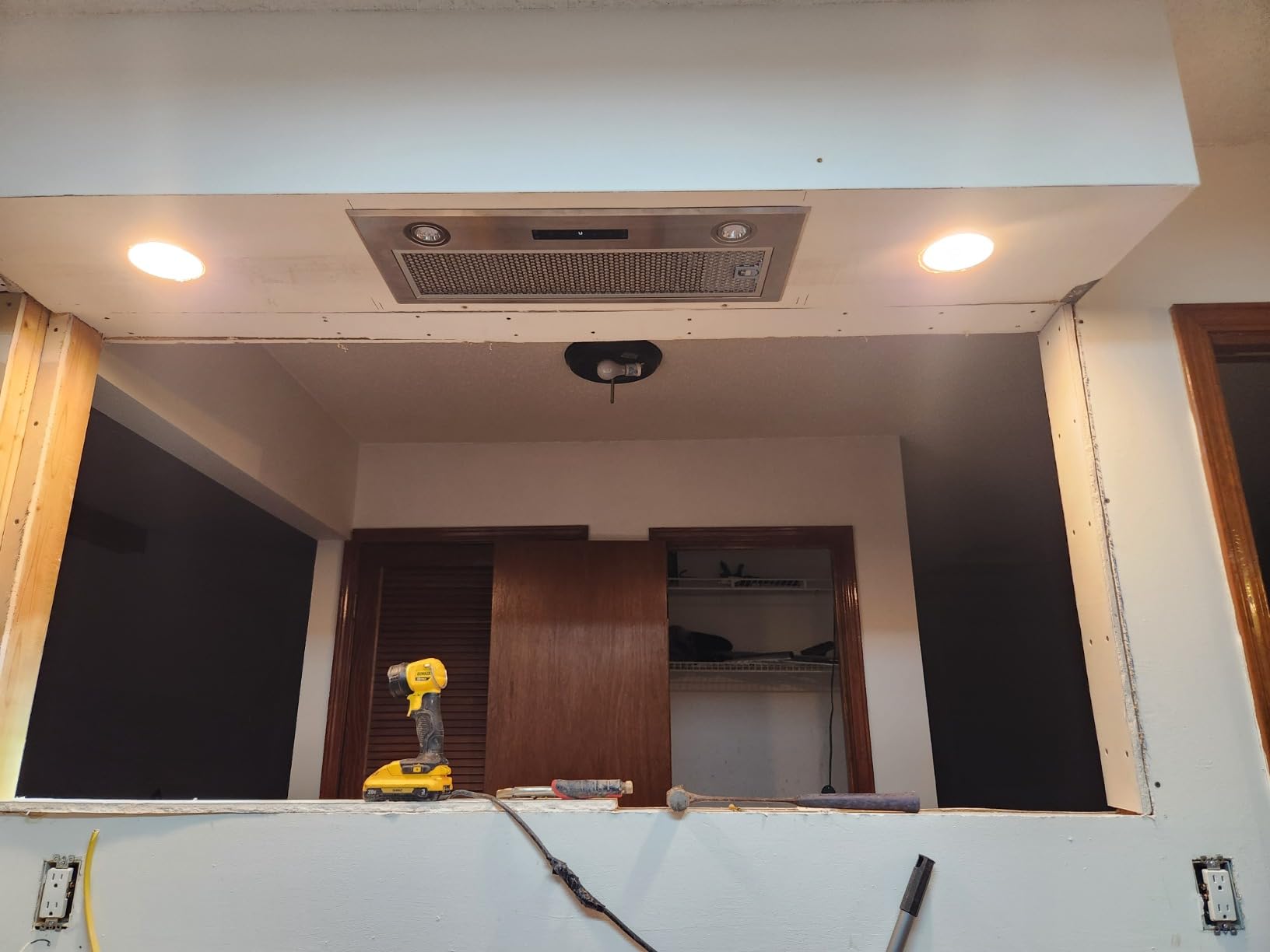 COMFEE' Range Hood 30 Inch Under Cabinet 200 CFM Ducted/Ductless | Durable Stainless Steel Slim Design with 2-Speed Exhaust Fan, 2 Washable Reusable filters, for Condos and Apartments customer photo 1
