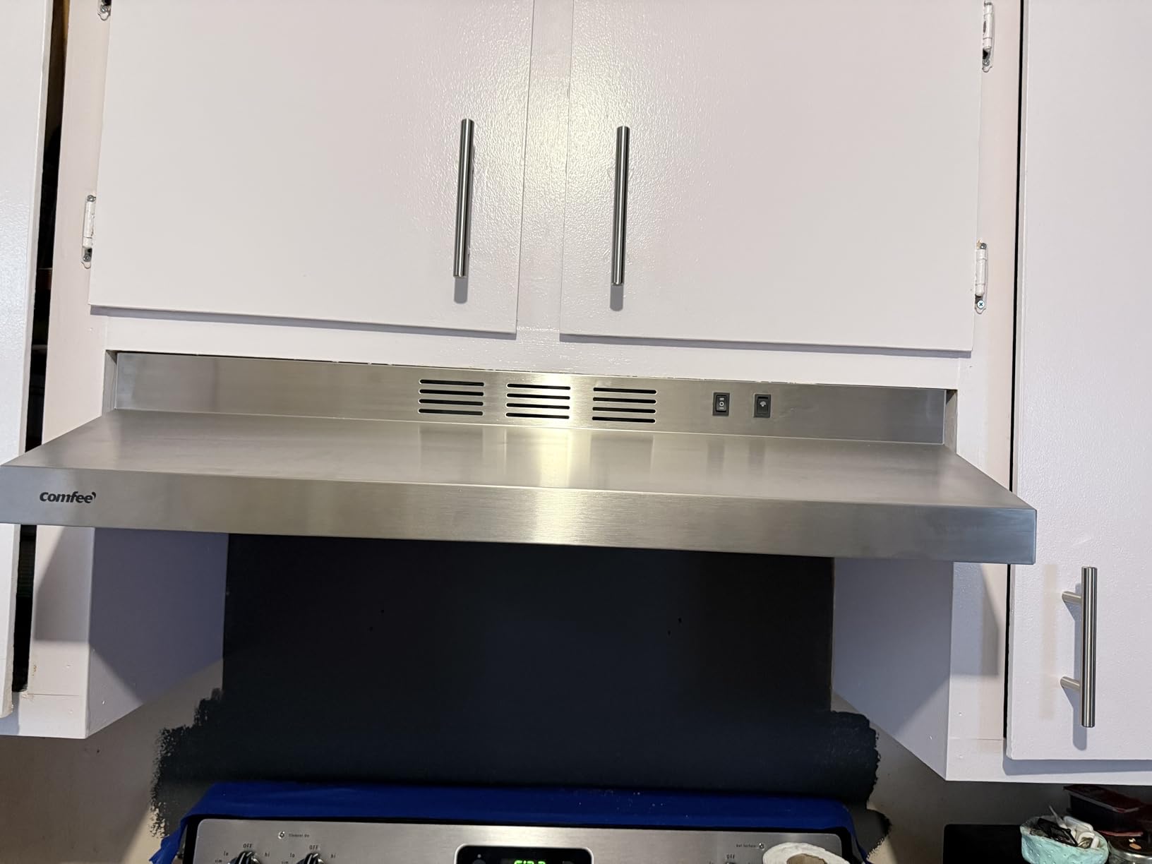COMFEE' Range Hood 30 Inch Under Cabinet 200 CFM Ducted/Ductless | Durable Stainless Steel Slim Design with 2-Speed Exhaust Fan, 2 Washable Reusable filters, for Condos and Apartments customer photo 2