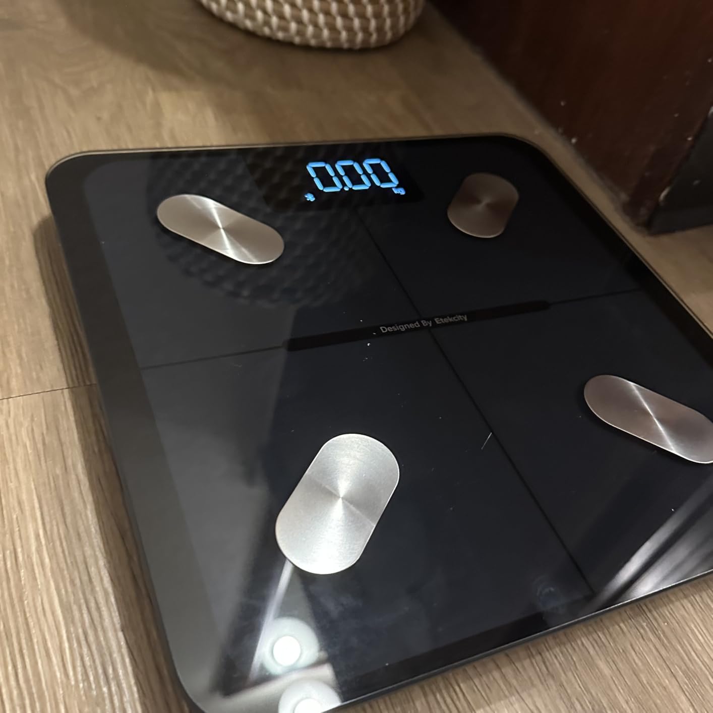 Etekcity Smart Scale for Body Weight, Body Fat and BMI, FSA Eligible | HSA Eligible, Bathroom Scale with Muscle Mass, Accurate Bluetooth App Sync, LED Display and Tempered Glass customer photo 2