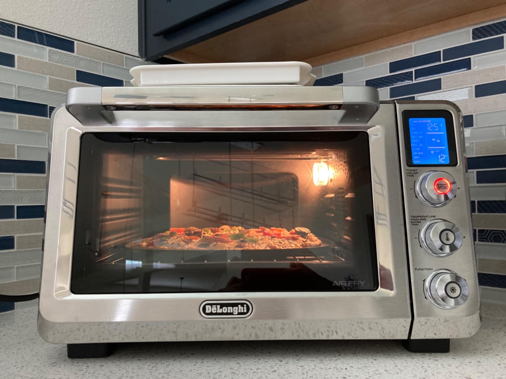 De'Longhi 10-in-1 Digital AirFryer, 24L, True Convection Toaster Oven with Internal Light customer photo 2