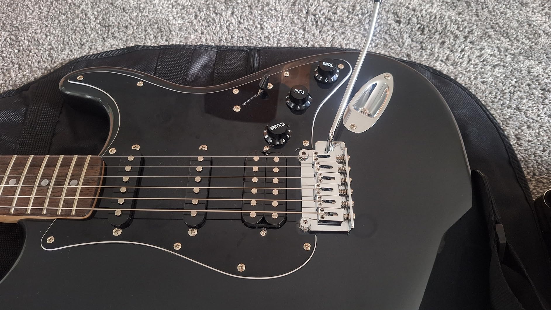 Squier Affinity Stratocaster Electric Guitar Pack, Charcoal Frost Metallic | Charcoal Frost Metallic, Laurel Fingerboard customer photo 1