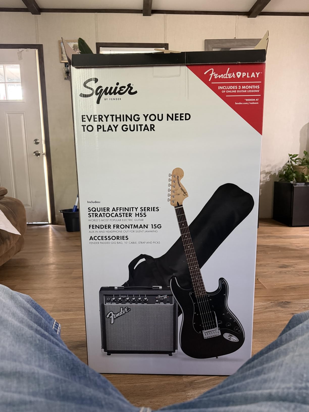 Squier Affinity Stratocaster Electric Guitar Pack, Charcoal Frost Metallic | Charcoal Frost Metallic, Laurel Fingerboard customer photo 2