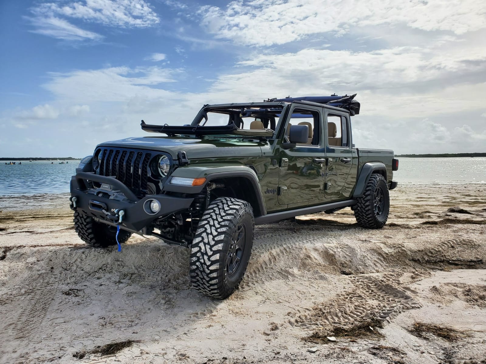 Superwinch 1712201 SX12SR 12V DC Winch 12,000lb (5,443kg) | Single Line Pull with Hawse Fairlead 3/8 x 85 ft Synthetic Rope Corded Handheld and Wireless Remote customer photo 2