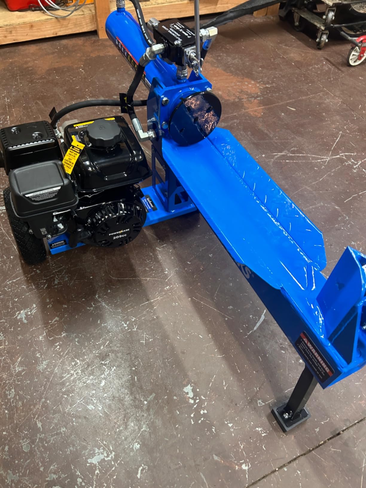 Landworks Portable 20-Ton Gas Log Splitter, 7 HP, Rapid Auto Return | Two-stage pump to apply 20 tons to 20