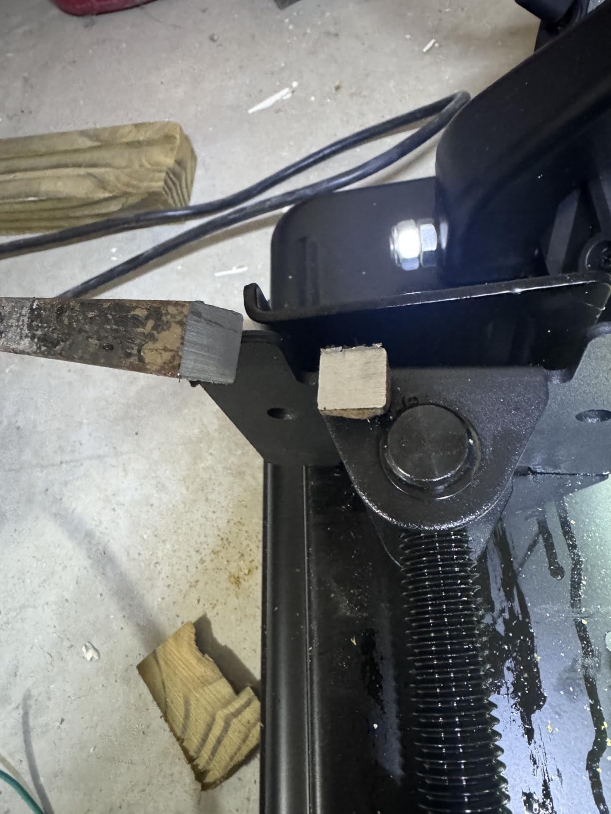 VEVOR Portable Band Saw 110V Removable Alloy Steel Base 5